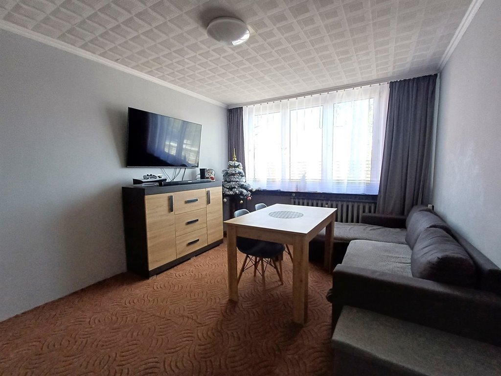 Przestronne 2 pokoje w niskim bloku, blisko centrum! Wodzisław Śląski  35m2 Foto 1