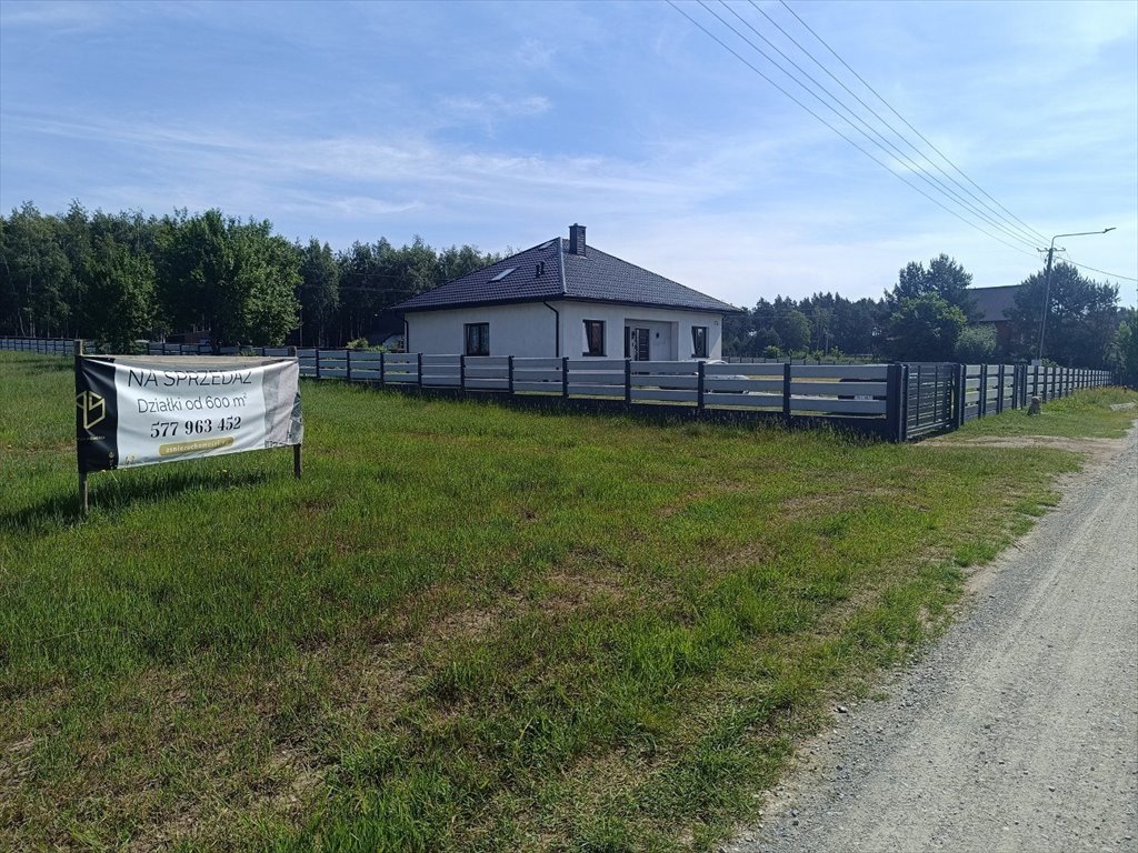 Działki budowlane 1200 m² z dostępem do mediów, osiedle Smyków Smyków  1 200m2 Foto 1