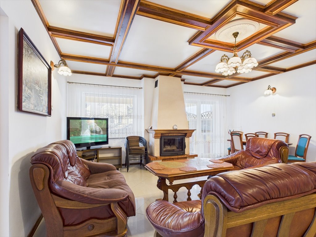 Polecam inwestycyjny dom z 2 apartamentami 147 m² w Rowach: Rowy: Jarzębinowa