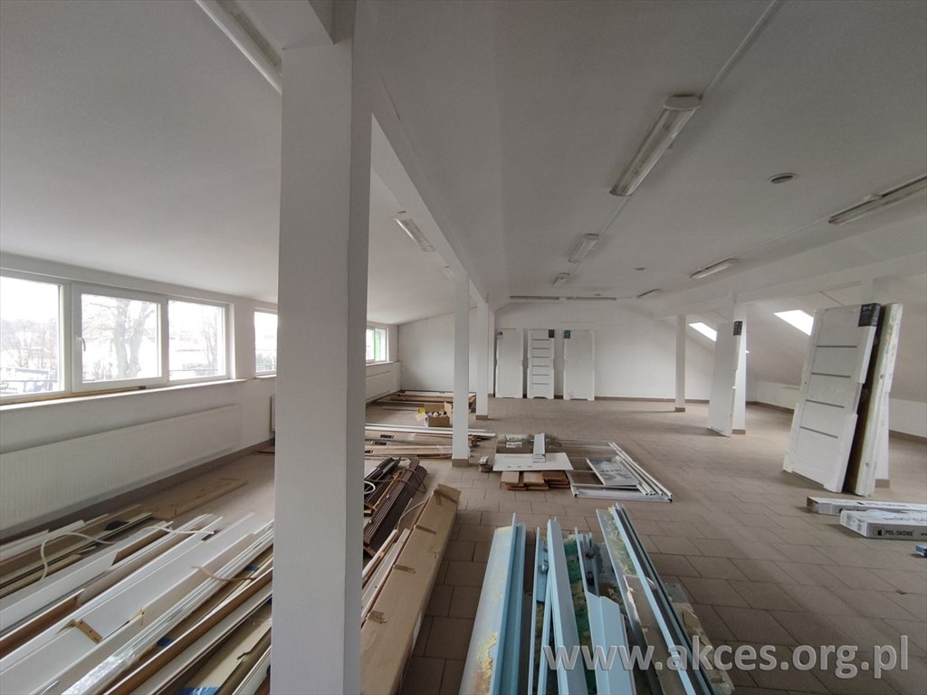 Na wynajem przestronny lokal 200 m² w Milanówku z dużym parkingiem Milanówek, Grudów  200m2 Foto 1