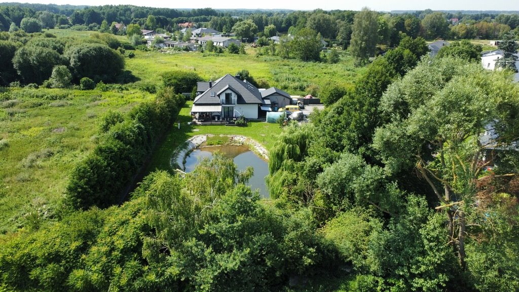 Polecam przestronny dom 174 m² z stawem w Małej Nieszawce Mała Nieszawka  174m2 Foto 1