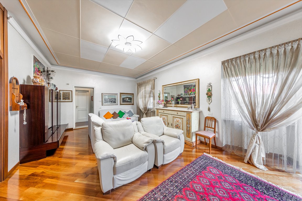 Mieszkanie dwupokojowe na sprzedaż Włochy, Desenzano del Garda  120m2 Foto 1