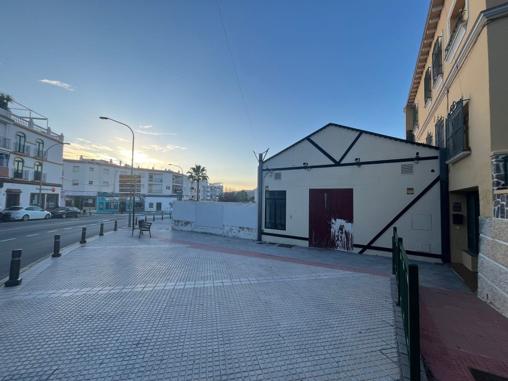 Nerja, 200 m2 – Lokal z potencjałem na restaurację lub apartament Hiszpania, Nerja  200m2 Foto 1