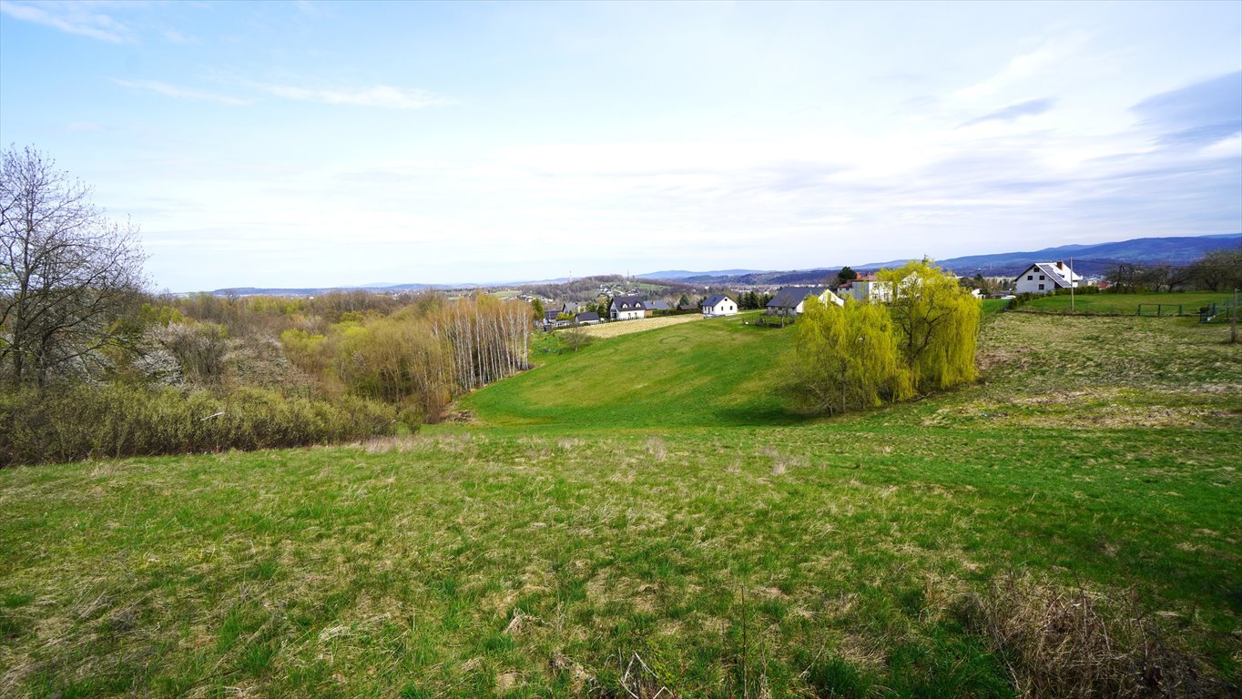 Polecam działkę 1053 m² z panoramicznym widokiem i szerokimi możliwościami Gorlice  1 063m2 Foto 1