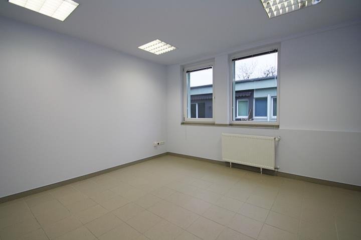 Biuro 350 m2 z alarmem, monitoringiem i dochodem 9500 zł Opole, Malinka  350m2 Foto 1