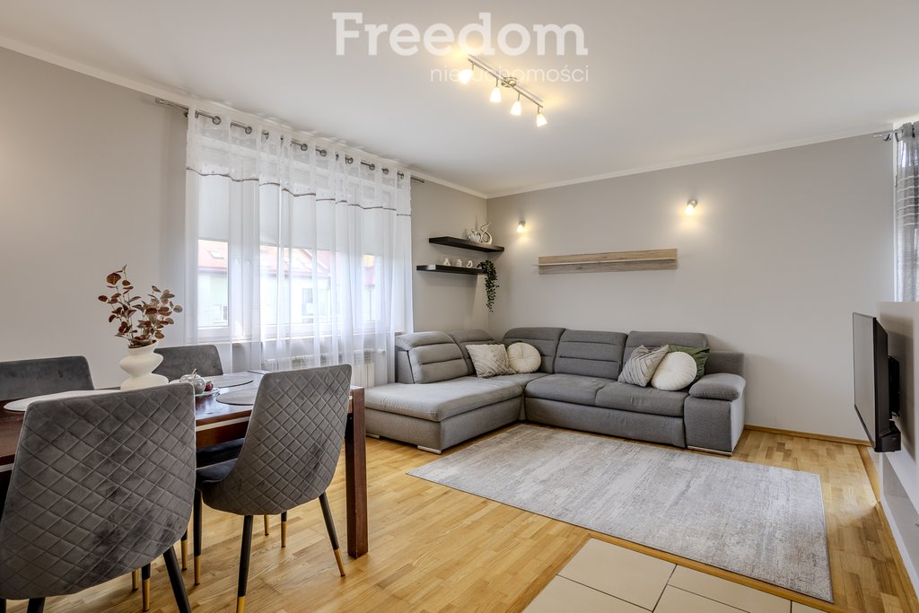 Dwupoziomowe 90 m² z aneksem i balkonem w Ełku Ełk, św. Jana Bosko  86m2 Foto 1