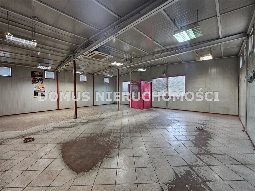 Wynajem lokalu 206 m2 z dużym parkingiem i potencjałem Gałków Mały  206m2 Foto 1