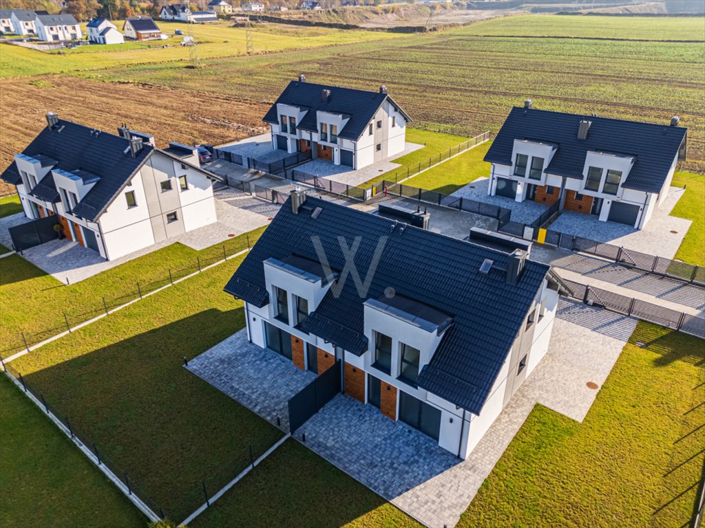 Nowoczesny dom bliźniak z ogrodem, 126 m², garaż, 5 pokoi Tuchom, Topolowa  130m2 Foto 1