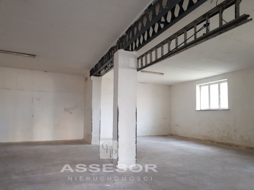 Magazyn 120 m2 z bramą na pilota i terenem zamkniętym Kalisz, Chmielnik, Chmielnik  120m2 Foto 1
