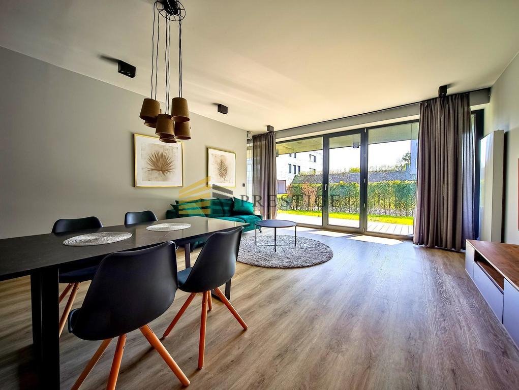 Nowoczesny apartament z ogrodem i parkingiem w Fort Cze Czerniaków. Warszawa, Mokotów, Fort Piłsudskiego  64m2 Foto 1