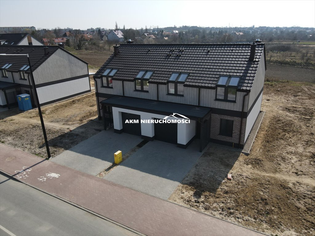 Dwupoziomowy dom w Kwidzynie, 128,57 m2, garaż, spokojna okolica Kwidzyn, Jesienna  129m2 Foto 1