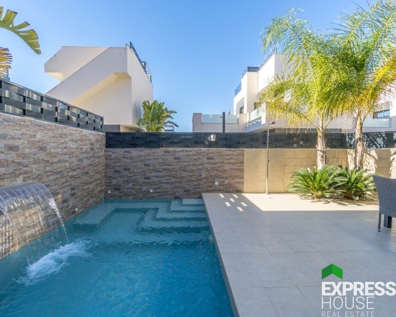 Mieszkanie czteropokojowe  na sprzedaż Hiszpania, Benijófar  147m2 Foto 1