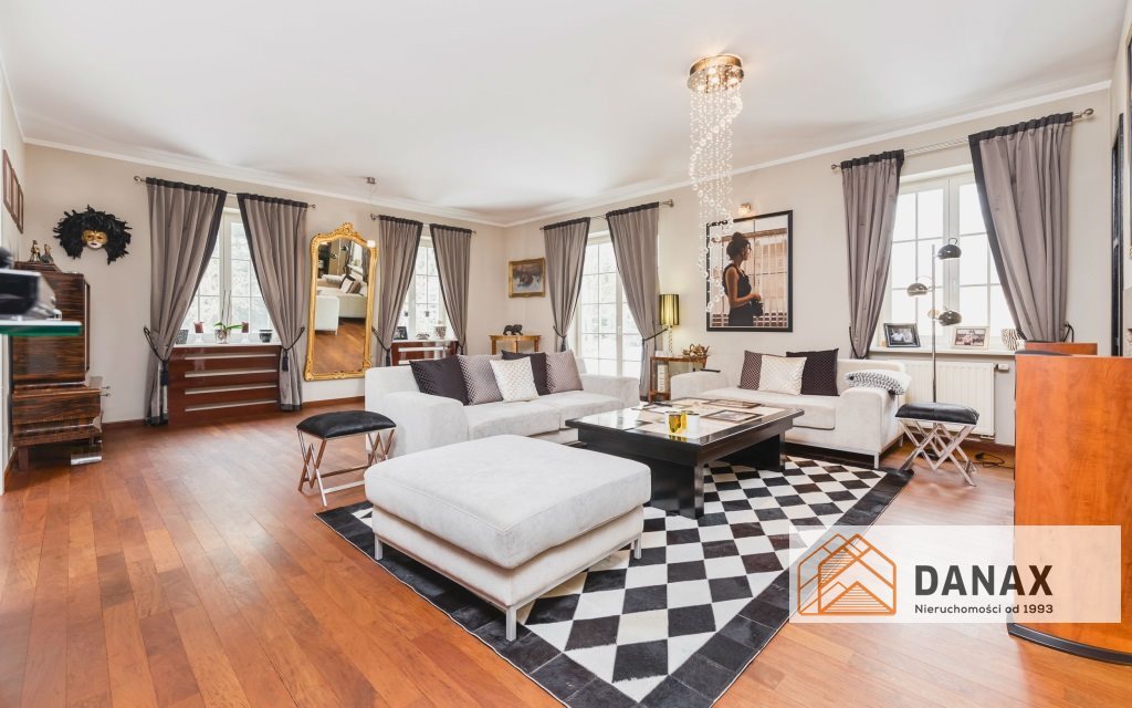 Dom na wynajem Ujazd, Różana 420m2 Foto 1 Dom na wynajem Ujazd, Różana 420m2 Foto 1