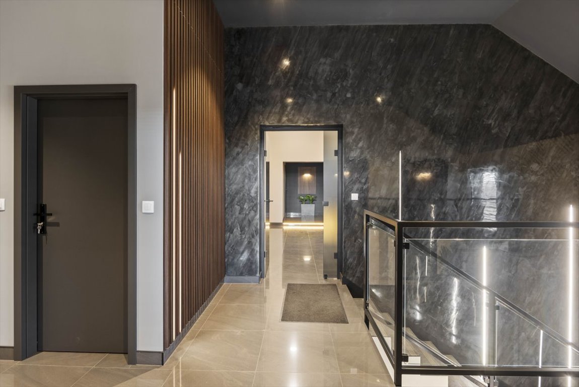 Lokal użytkowy na wynajem Krzyków, Główna  125m2 Foto 1