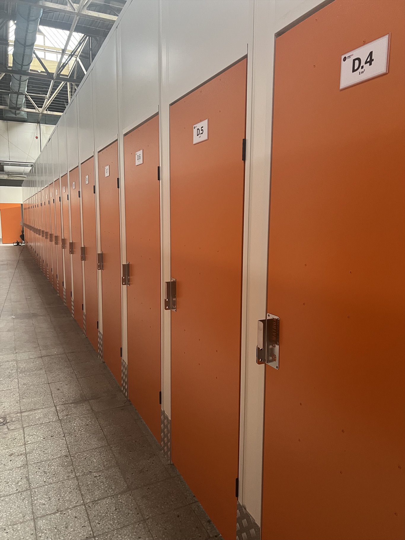 Na wynajem mały magazyn Self Storage 3 m² w Warszawie Warszawa, Bielany, Wólczyńska 133  3m2 Foto 1