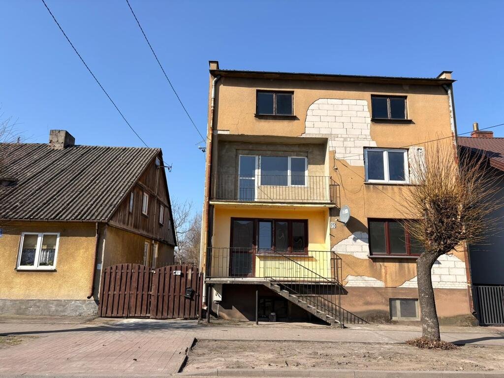 Przestronny dom z garażem, 6 pokoi, piwnicą i strychem Bieżuń, Kościelna  140m2 Foto 1