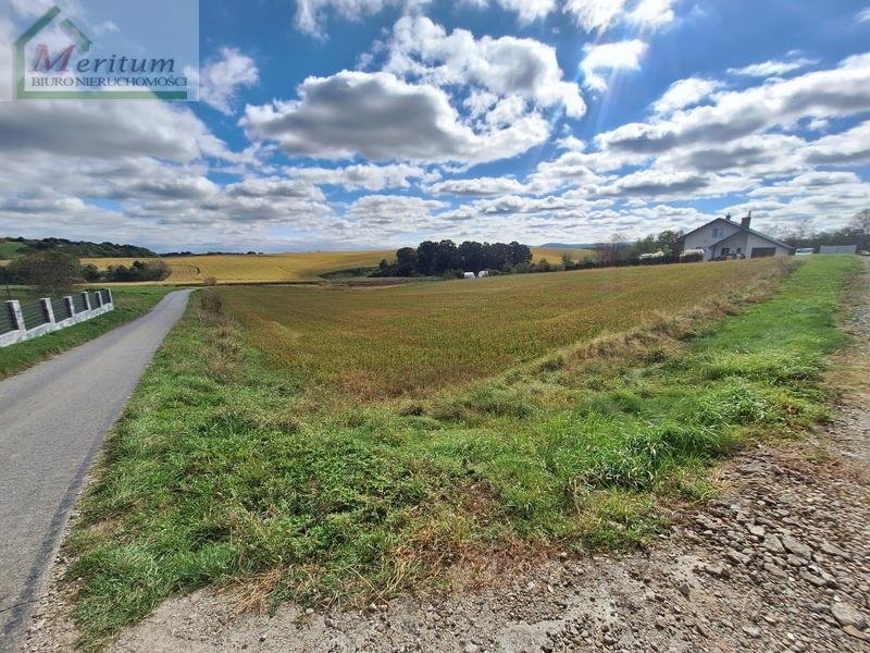 Działki budowlane z mediami, widoki, linia asfaltu Wrocanka  1 020m2 Foto 1