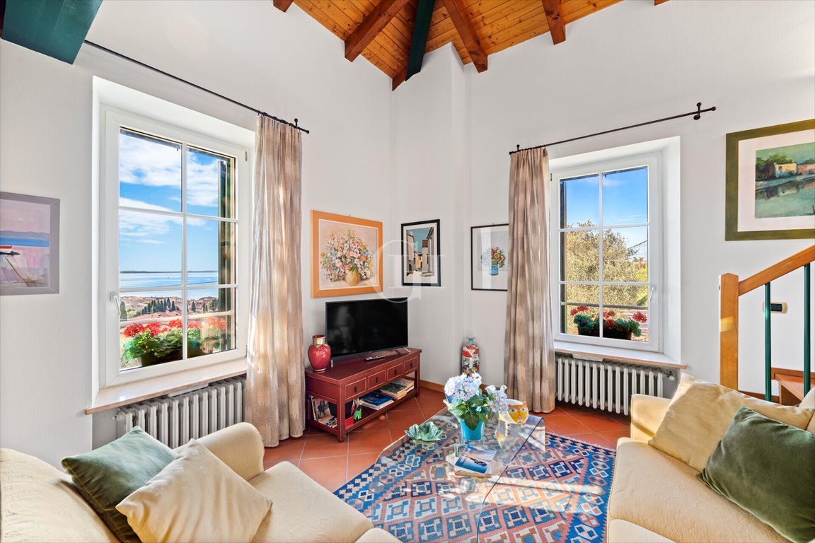 Mieszkanie dwupokojowe na sprzedaż Włochy, Garda  81m2 Foto 1