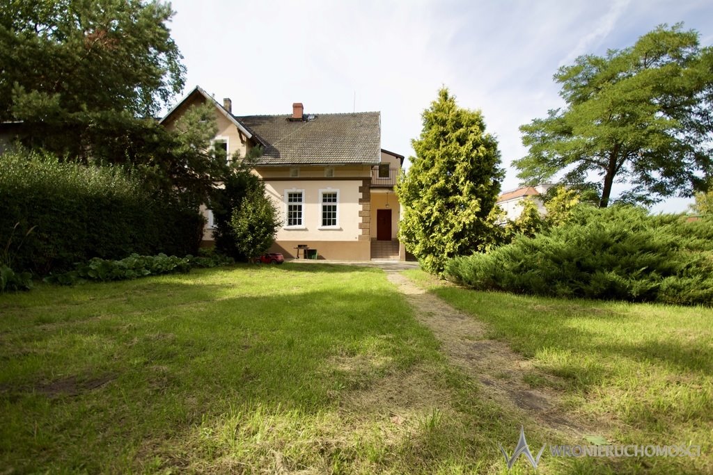 Działka 2270 m² z domem do remontu, blisko parku Szczodre, Trzebnicka  2 270m2 Foto 1