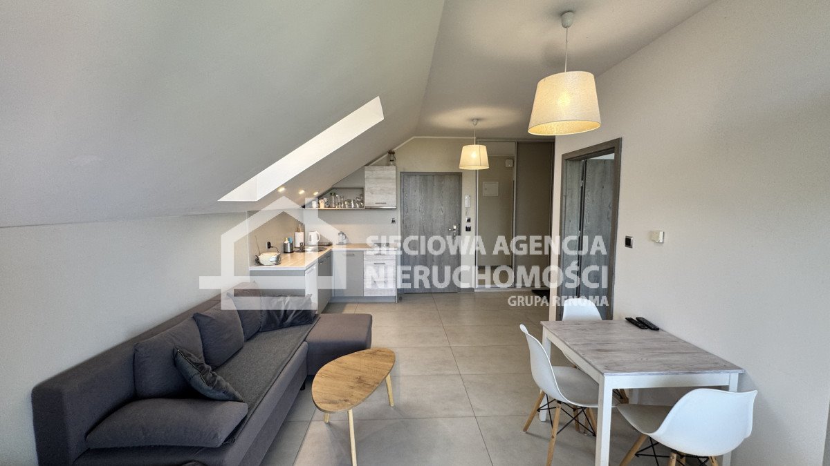 Mieszkanie dwupokojowe na wynajem Rewa, Plażowa  35m2 Foto 1