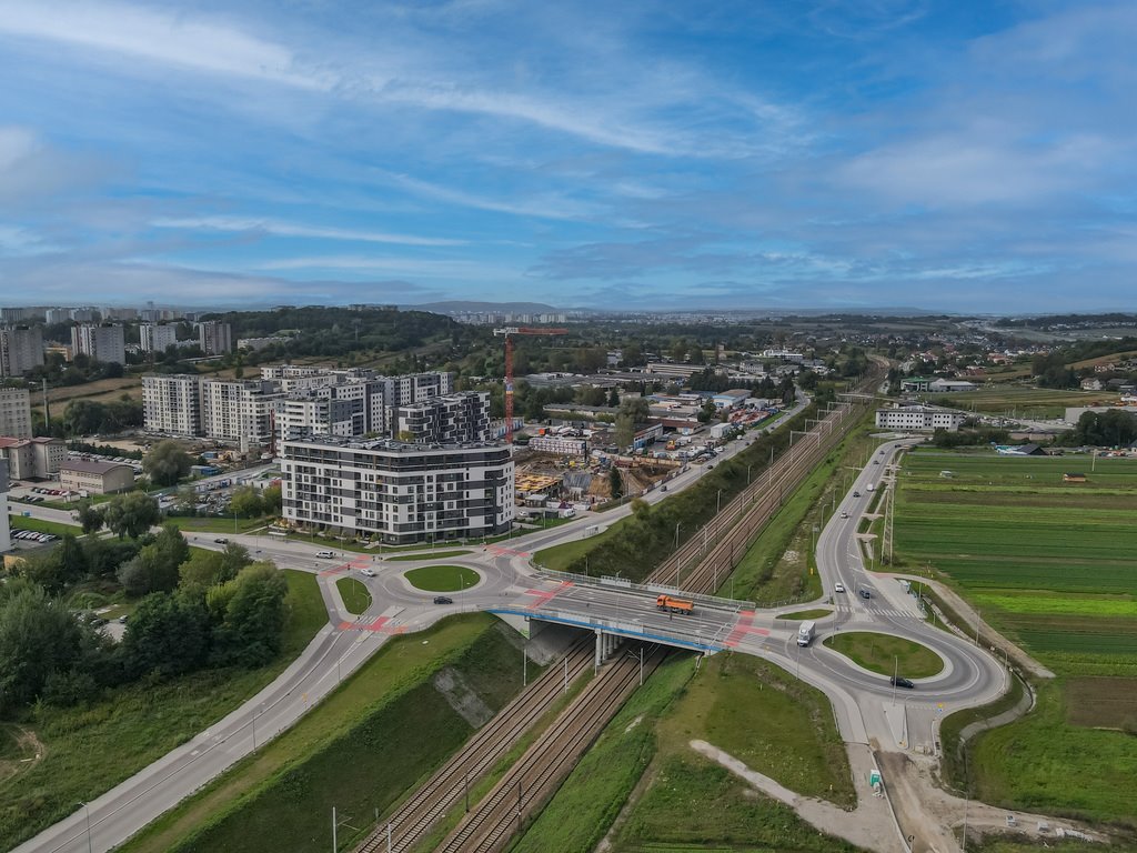 Lokal użytkowy na sprzedaż Kraków, Nowa Huta, Piasta Kołodzieja  158m2 Foto 2