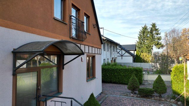 Dom z działalnością i komfortową częścią mieszkalną Cedry Wielkie, Osadników Wojskowych 37  250m2 Foto 1
