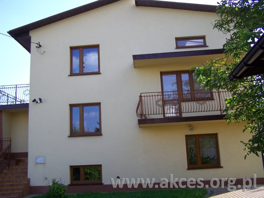 Przestronny obiekt 274 m2 z parkingiem i monitoringiem Mogielnica  274m2 Foto 1