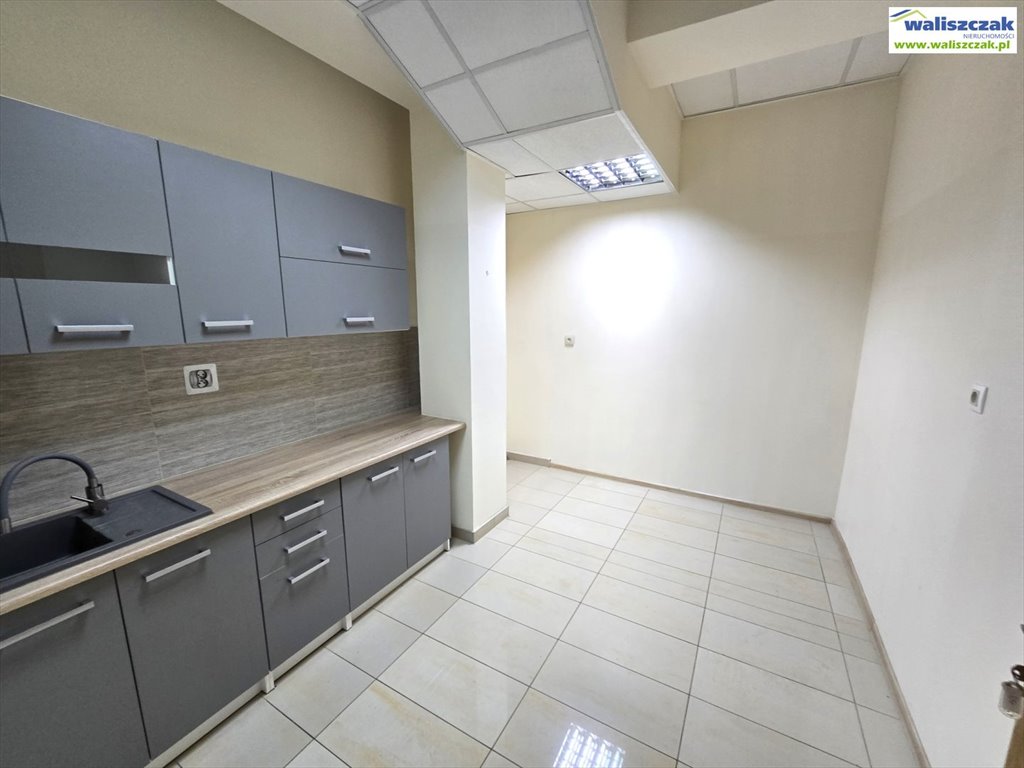 Nowoczesny lokal 11m2 w centrum z parkingiem i windą Piotrków Trybunalski  11m2 Foto 1