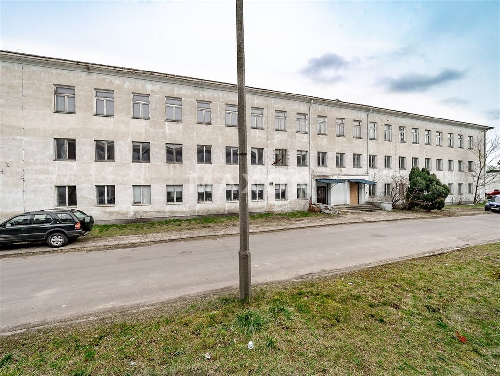 Lokal użytkowy na sprzedaż Błonie  2 350m2 Foto 1