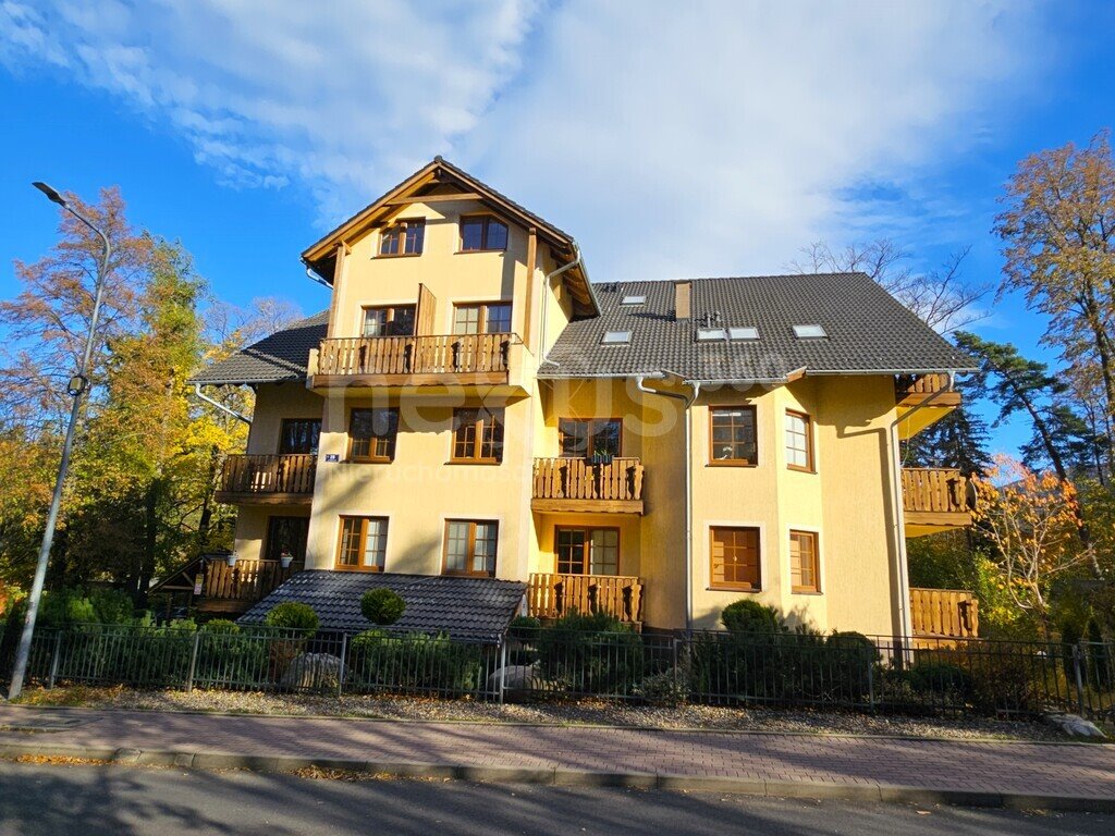 Mieszkanie dwupokojowe na sprzedaż Karpacz, Nadrzeczna  72m2 Foto 1