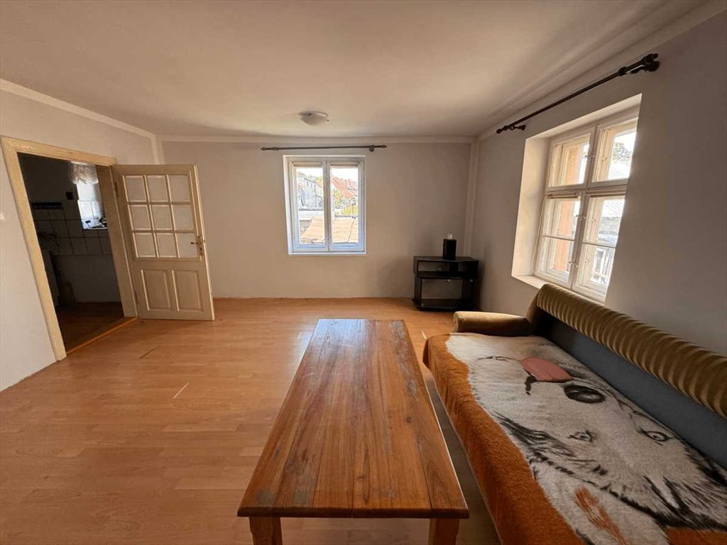 Kawalerka 33 m2 z ogrzewaniem kozą, centrum Złotego Stoku Złoty Stok  33m2 Foto 1