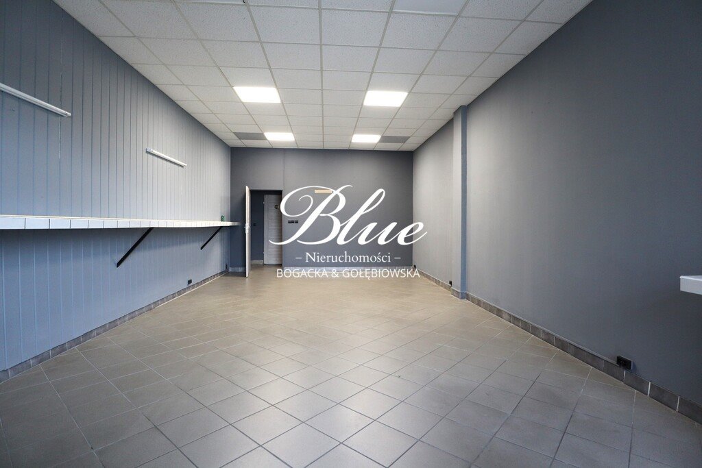 Przestronny lokal usługowy 72m² z witrynami i wejściem z ulicy Szczecin, Os. Przyjaźni  72m2 Foto 1