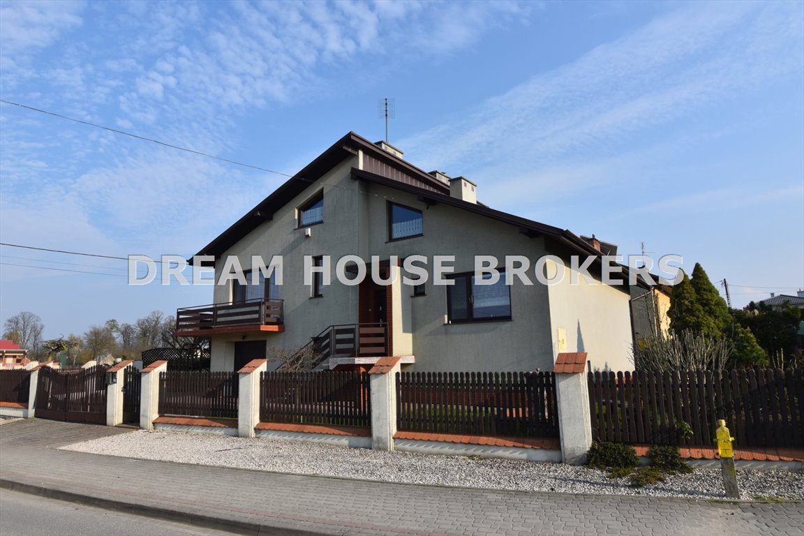 Solidny dom 170 m2 z garażem i gotową przestrzenią Pilzno, Niepodległości  170m2 Foto 1