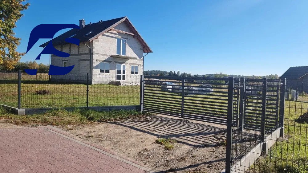 Dom w Borzechowie z możliwością adaptacji i widokiem na jezioro Borzechowo, Różana  150m2 Foto 1