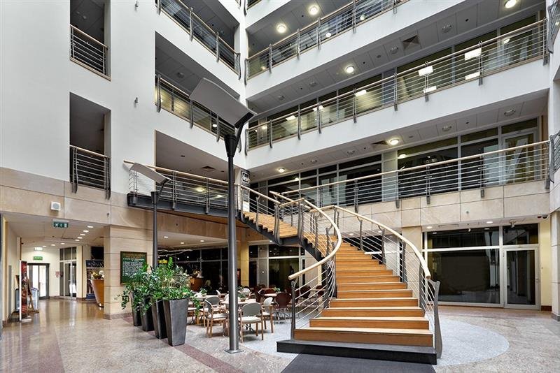 Nowoczesny biurowiec 973 m² w centrum Gdyni z klimatyzacją Gdynia, Śródmieście, Batorego Stefana  973m2 Foto 1