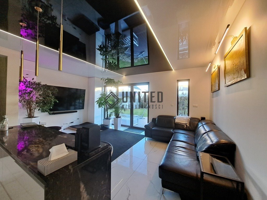 Luksusowy dom 115 m² z tarasem, nowoczesne technologie Karwiany, Lipowa  115m2 Foto 1