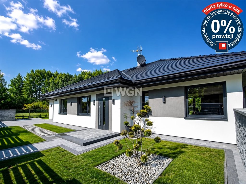 Zapraszam do obejrzenia domu 220 m² z garażem i dużą działką Regiel  220m2 Foto 1