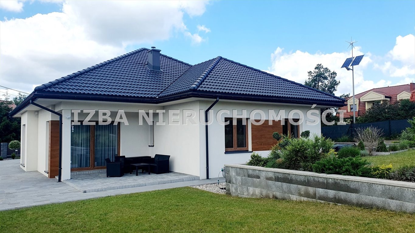 Nowoczesny dom parterowy 165 m² (blisko Ełku) z energooszczędnymi materiałami: Oracze