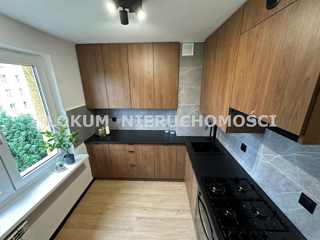 Mieszkanie trzypokojowe na sprzedaż Jastrzębie-Zdrój, Centrum, Śląska  52m2 Foto 1