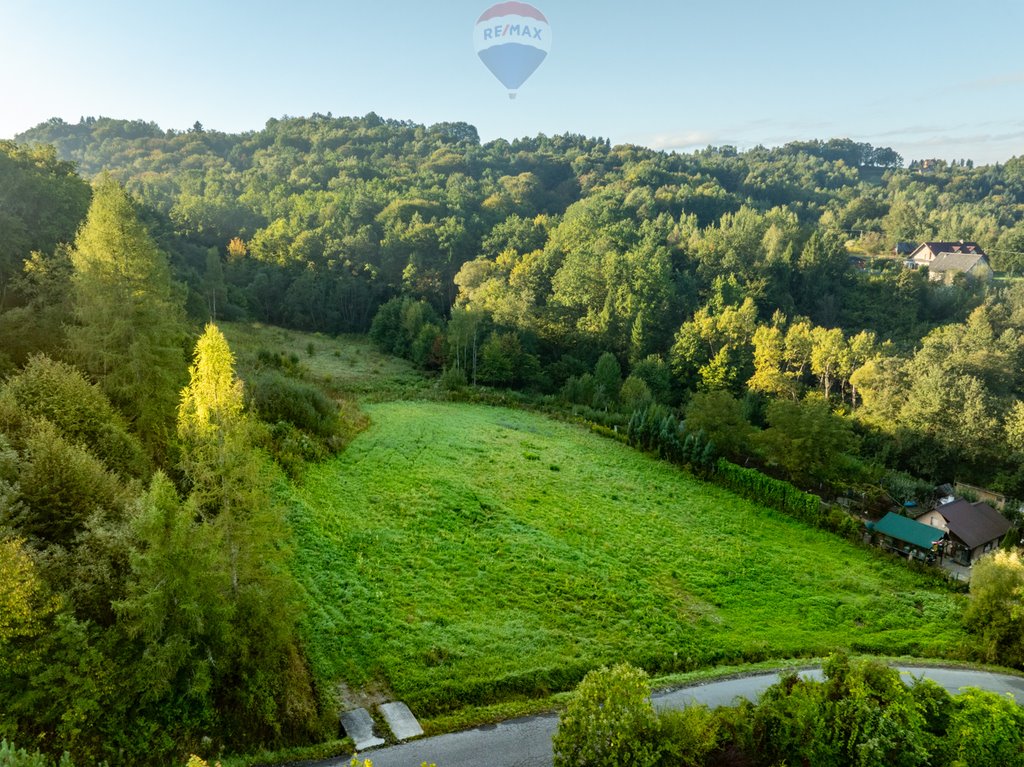 Działka 14 084 m² z strumykiem i mediami w Włosańiu Włosań, Chmielnik  14 000m2 Foto 1