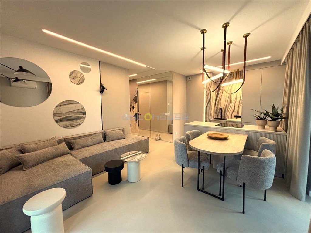 Mieszkanie trzypokojowe na wynajem Katowice, Centrum, Pierwsza Dzielnica  56m2 Foto 1