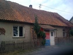 Siedlisko z cegłą i piecami kaflowymi w Piankach - do remontu Pianki  1 750m2 Foto 1