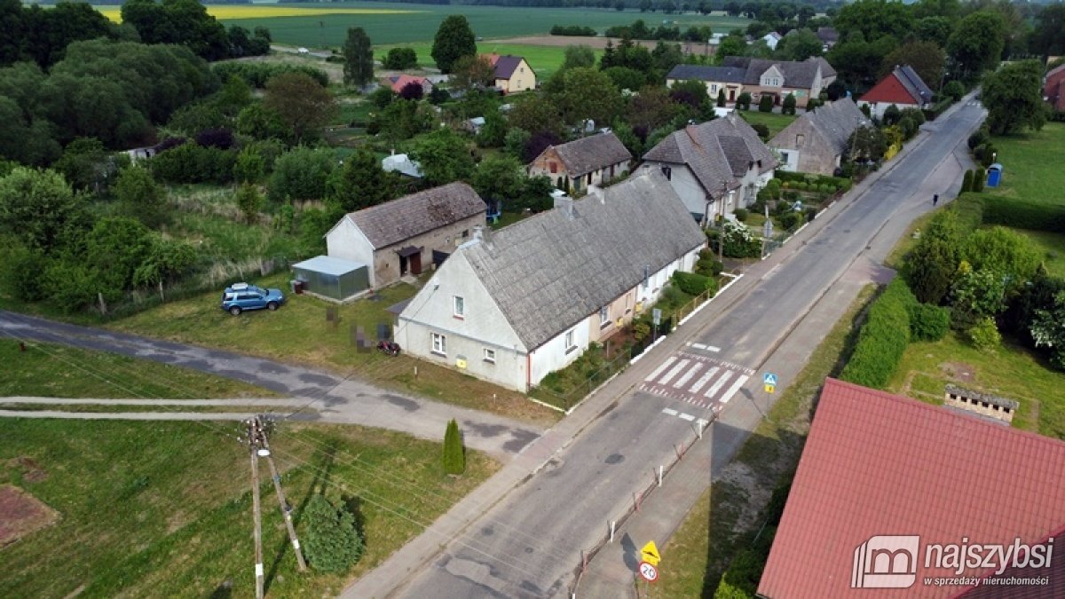 Skrajny szeregowiec 60 m2 z dużą działką i garażem Gryfice, obrzeża  60m2 Foto 1