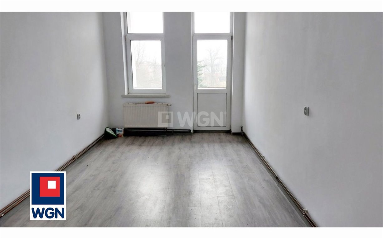 Przestronne 3-pokojowe mieszkanie z potencjałem (75 m²) w Żaganiu Żagań, Plac Wolności  75m2 Foto 1