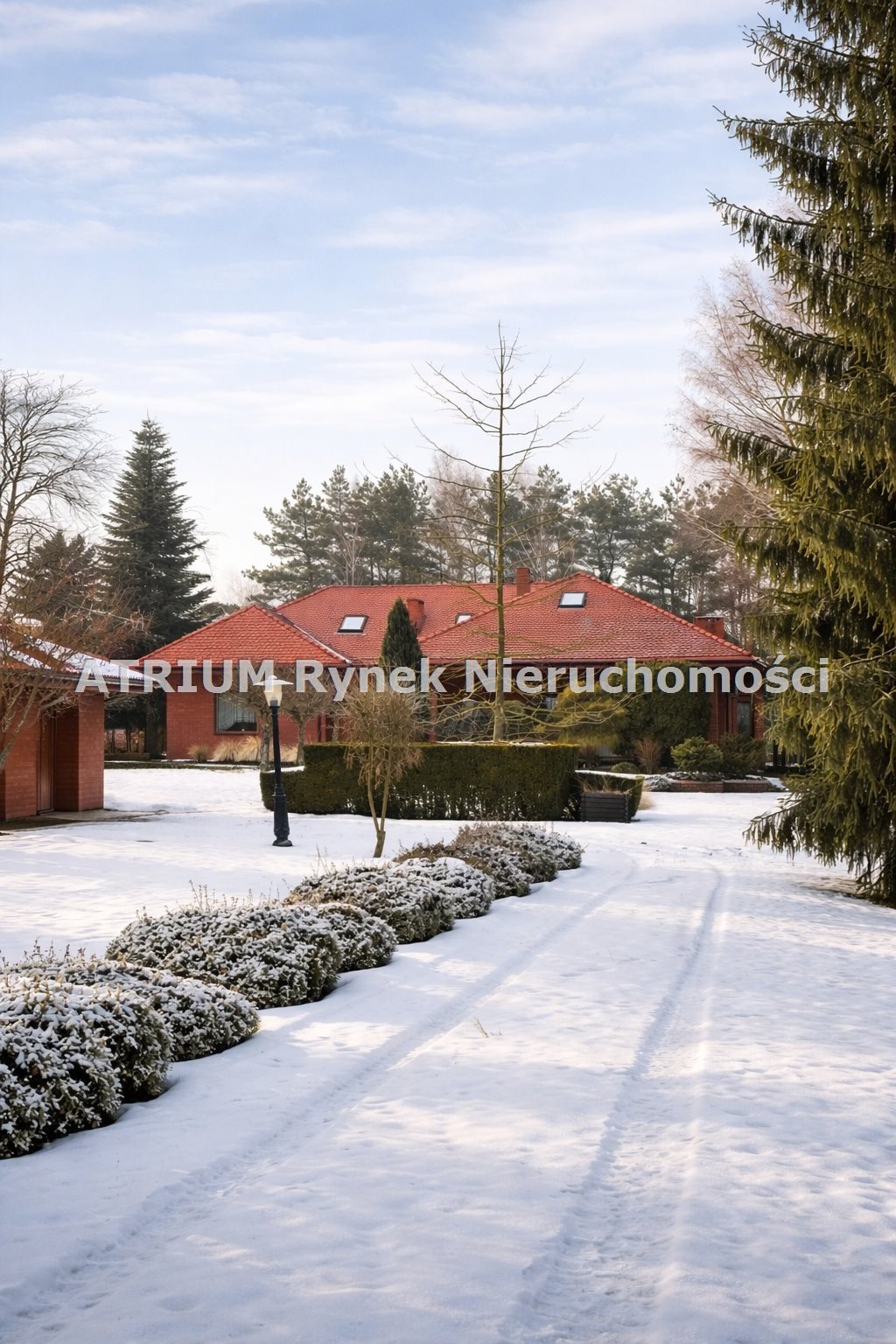 Rezydencja i biznes w jednym – 353 m², nowoczesne systemy Poniatów  354m2 Foto 1