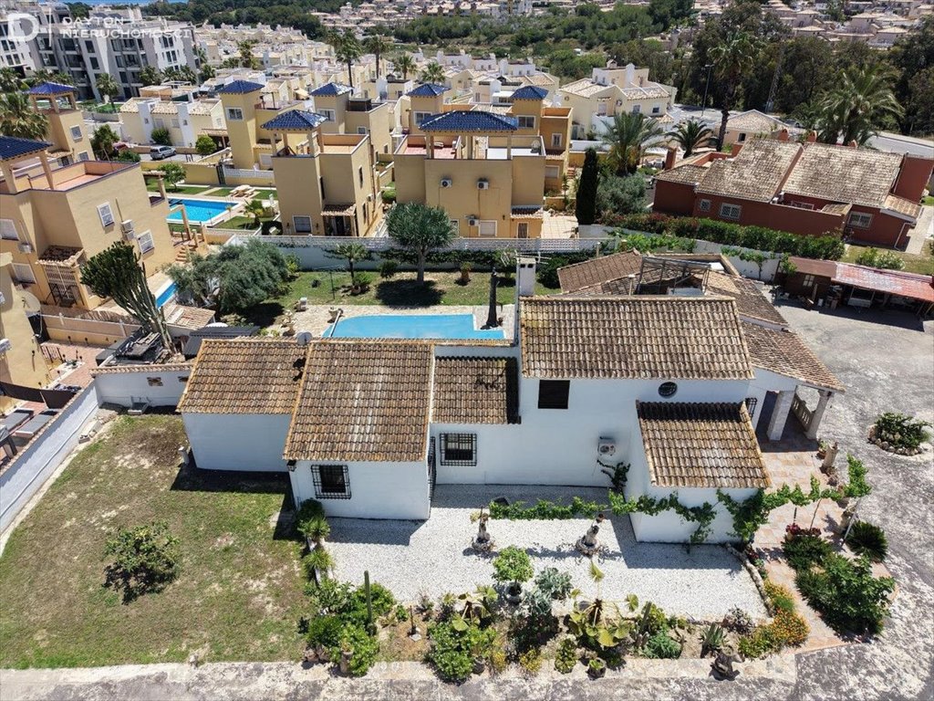 Sprzedam luksusową willę 325 m² z basenem w Villamartin Villamartin  325m2 Foto 1