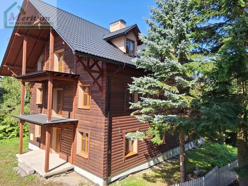 Atrakcyjny budynek z 2 mieszkaniami i 10 pokojami w Iwoniczu Zdroju Iwonicz Zdrój  388m2 Foto 1