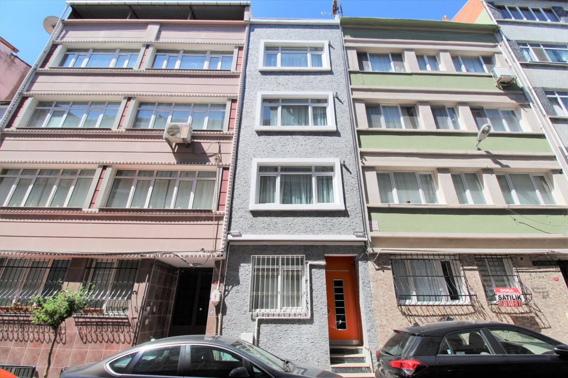 Gotowy 4-piętrowy dom z tarasem, blisko metra w Fatih Turcja, Stambuł, Hırka-i Şerif, Fatih, Stambuł  190m2 Foto 1