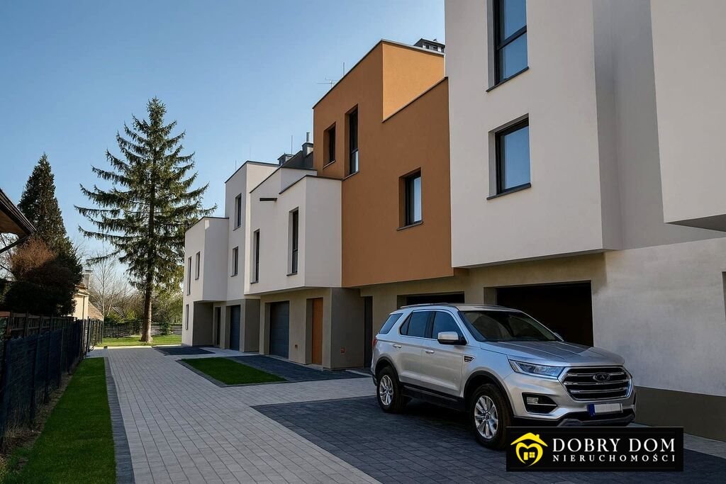 Nowoczesny dom szeregowy z zielonym dachem, garażem i tarasem. Białystok, Skorupy  133m2 Foto 1