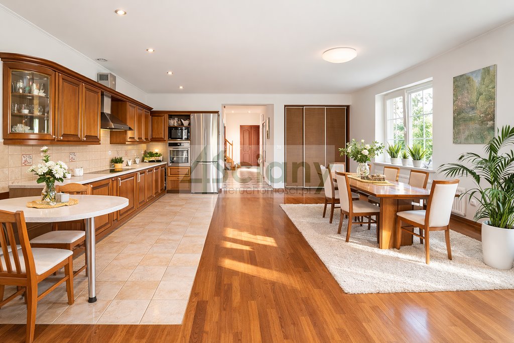 Przestronny dom wolnostojący 213 m² z dużą działką i garażem Piaseczno  213m2 Foto 1